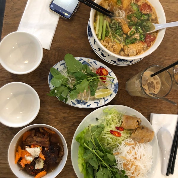 รูปภาพถ่ายที่ BunBunBun Vietnamese Food โดย Eric เมื่อ 10/3/2023