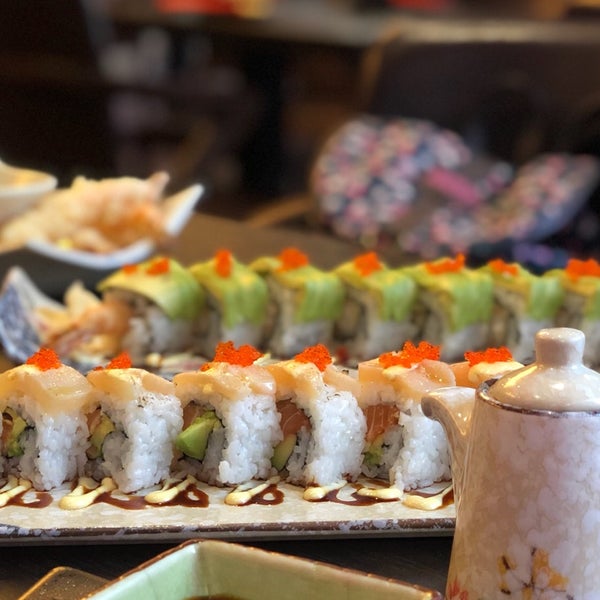 Photo taken at Sushi Waka by Hessa on 3/10/2019