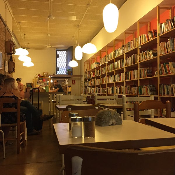 Photo taken at Babèlia Books &amp; Coffee by Jonatan O. on 7/14/2016