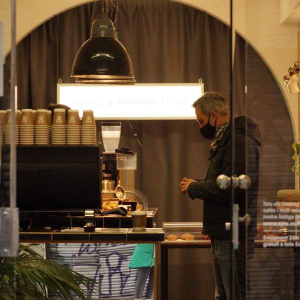 3/31/2021 tarihinde Jonatan O.ziyaretçi tarafından Syra Coffee'de çekilen fotoğraf
