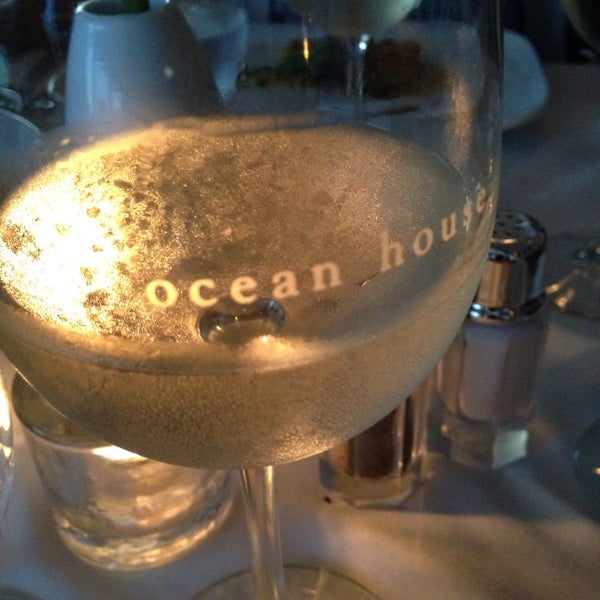 Foto diambil di The Ocean House oleh Twyla N. pada 9/13/2013