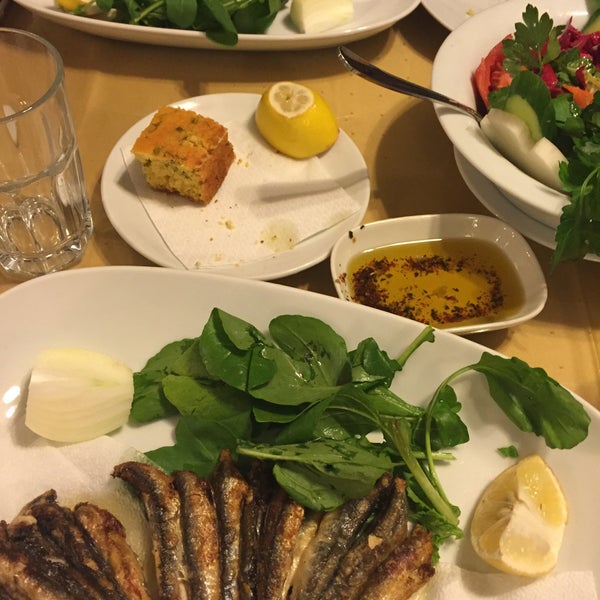 Снимок сделан в Dalyan Balık Restaurant пользователем Ece T. 10/7/2015