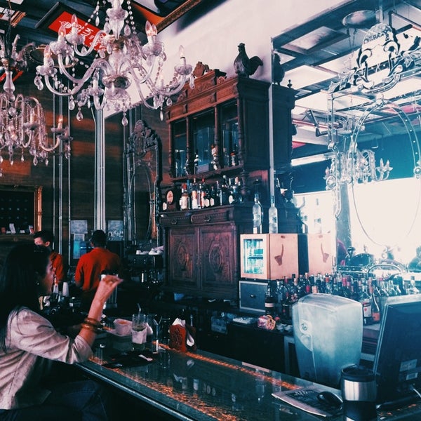 Das Foto wurde bei Praha Lounge &amp; Café von Alexia K. am 9/28/2014 aufgenommen