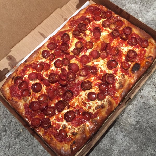 11/15/2015にBetsy W.がPrince Street Pizzaで撮った写真
