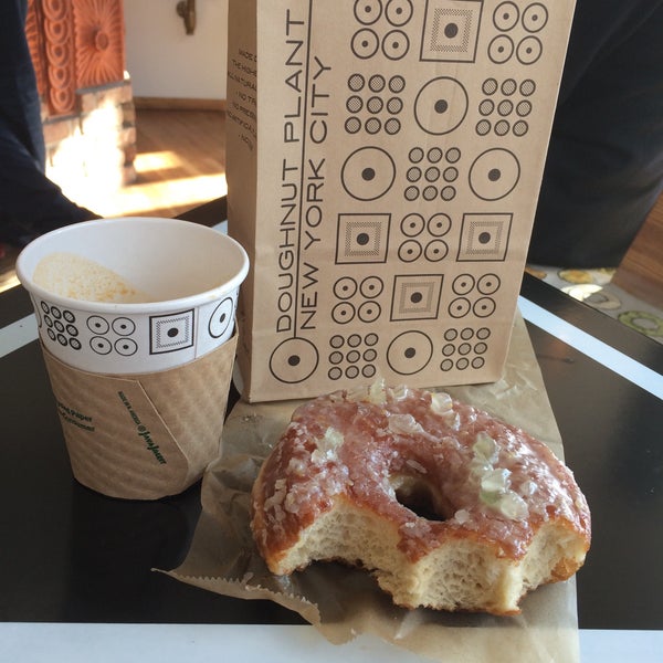 12/19/2014 tarihinde Tamar K.ziyaretçi tarafından Doughnut Plant'de çekilen fotoğraf