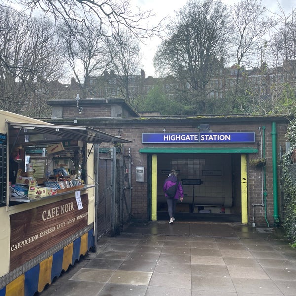 Highgate London Underground Station Archway Rd