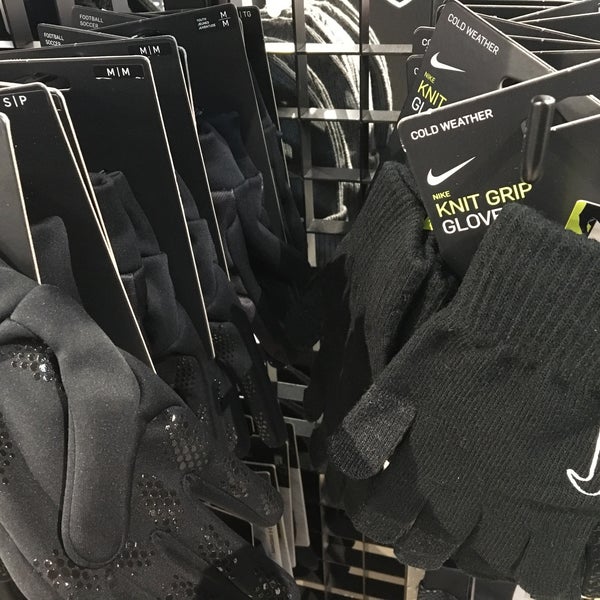 Jd sports best sale football gloves