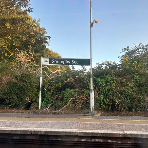 GoringbySea Railway Station (GBS) Goring Street