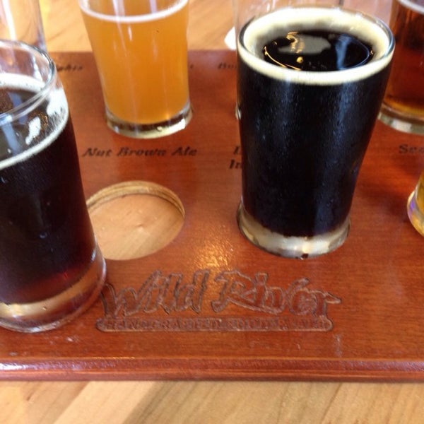 Photo taken at Wild River Brewing &amp; Pizza Co. by Lois B. on 5/30/2015