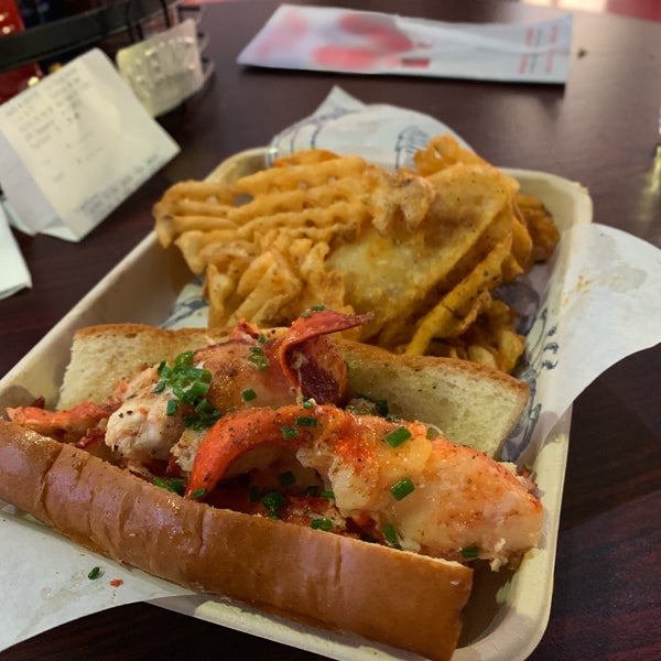I recommend the Connecticut style without add-on style + upgraded crab loaded fries!!