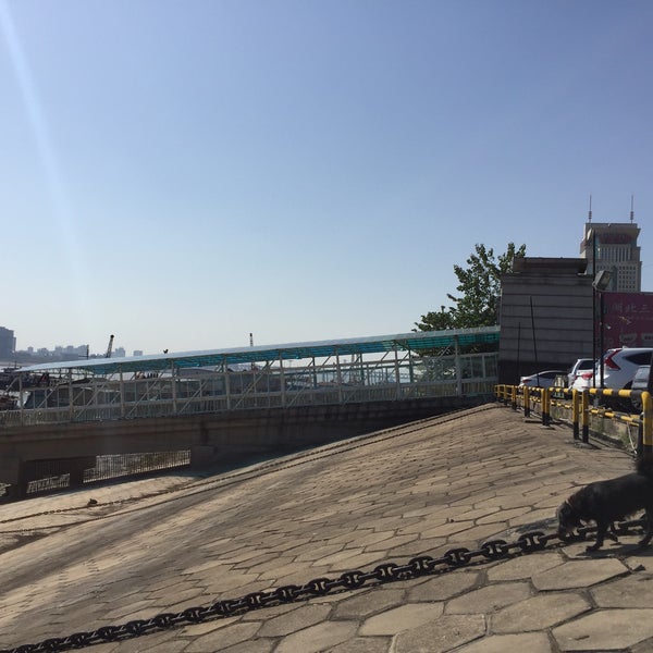 photos at 武汉关轮渡码头 - 沿江大道(江汉关大楼对面)0202