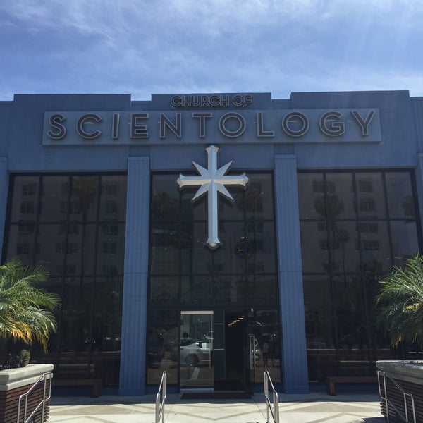 Foto tirada no(a) Church Of Scientology Los Angeles por jansen c. em 5/30/2015