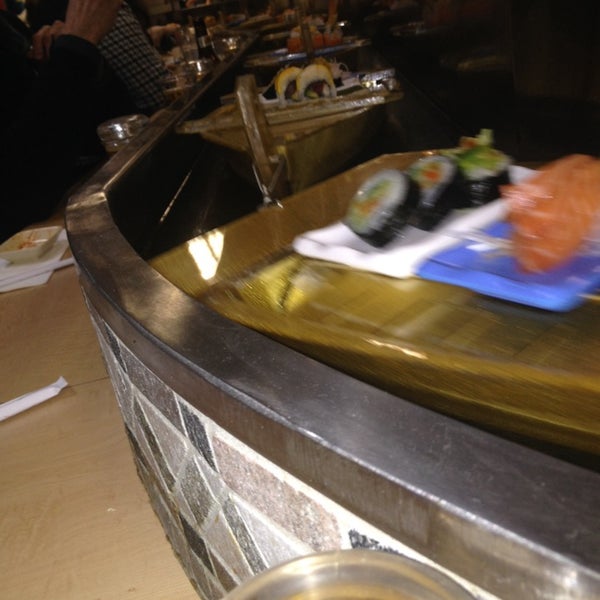 Foto diambil di Sushi Umi oleh Marissa B. pada 12/5/2013