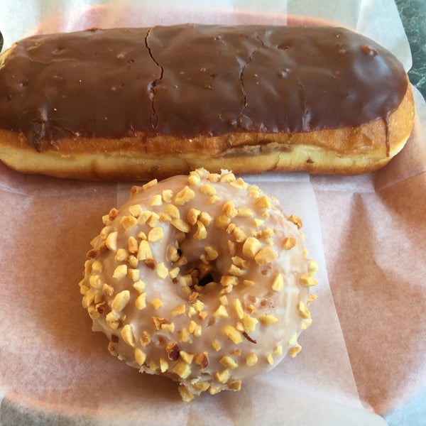 6/18/2017にNeMeSiSがHappy Donutsで撮った写真