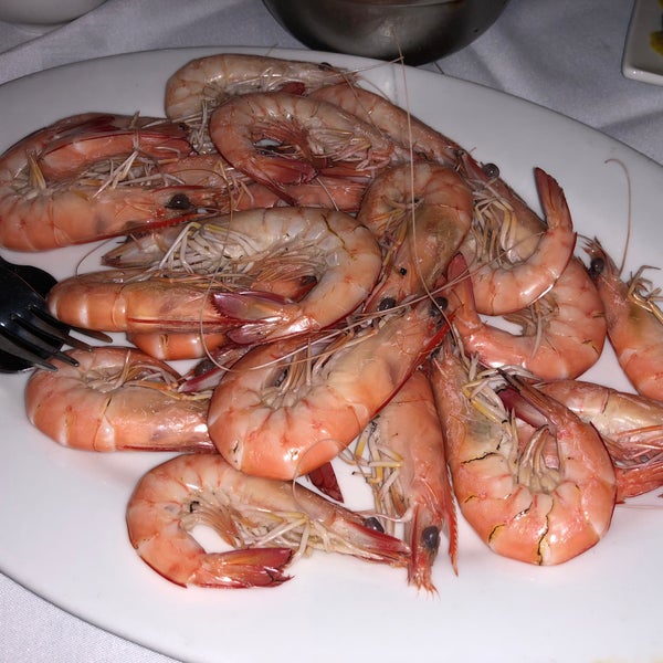 Foto diambil di Golden Century Seafood Restaurant oleh Rudy T. pada 7/1/2018