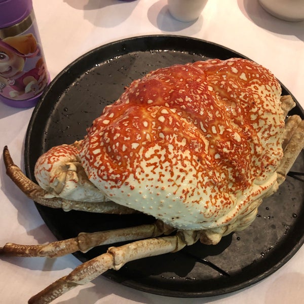 Foto diambil di Golden Century Seafood Restaurant oleh Rudy T. pada 7/1/2018