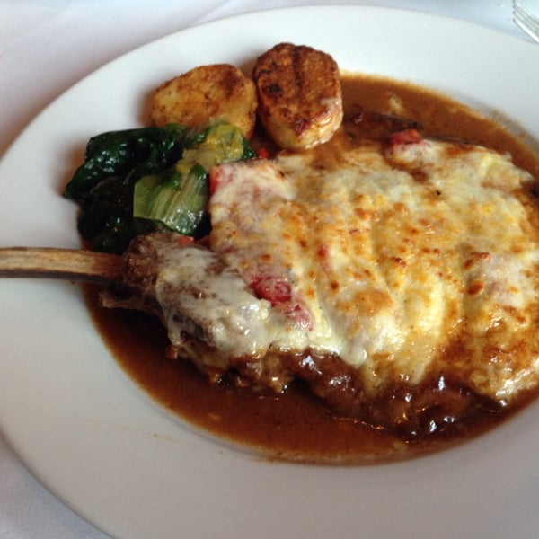 Das Foto wurde bei Dimora Restaurant von Kathy E. am 9/27/2014 aufgenommen