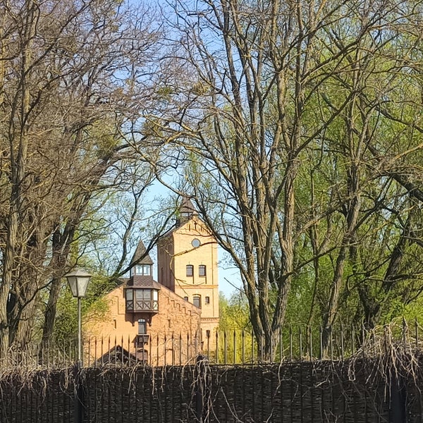 Foto diambil di Замок Радомиcль / Radomysl Castle oleh fcharisma pada 5/1/2021
