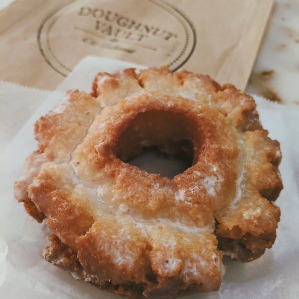 Photo taken at The Doughnut Vault by Mah R. on 10/18/2019
