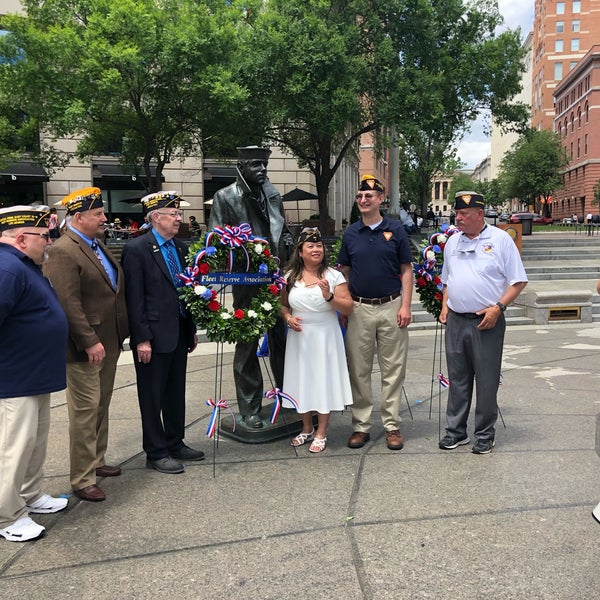 Photo taken at United States Navy Memorial by Kris L. on 5/27/2019