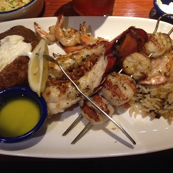 Photo taken at Red Lobster by Hannah-Gail H. on 5/6/2014