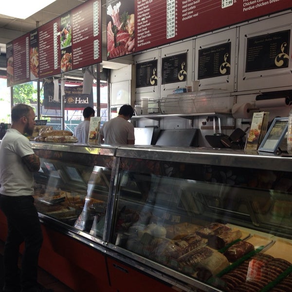 5/20/2014にSkeeterNYCがGraham Avenue Meats and Deliで撮った写真