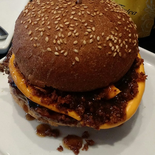 Снимок сделан в Paulista Burger пользователем Marco S. 9/1/2017