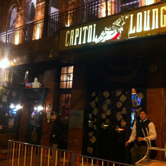 Foto tirada no(a) Capitol Lounge por Armie em 1/15/2013