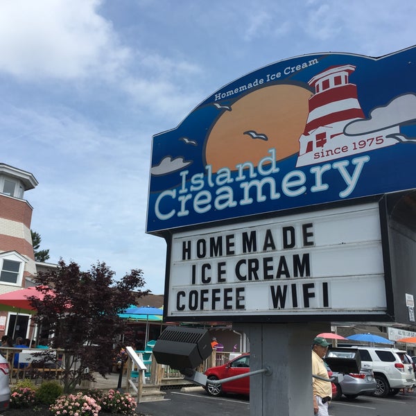 Photo taken at Island Creamery by Armie on 5/29/2017