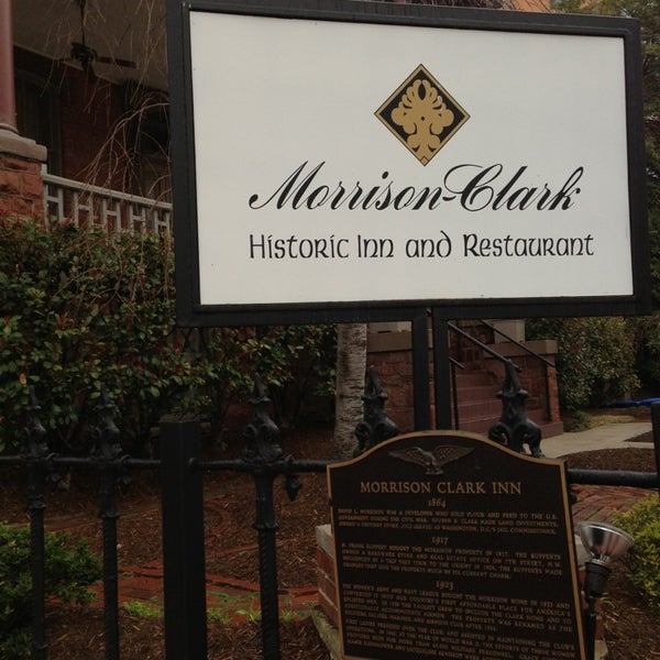 Foto tomada en Morrison-Clark Historic Inn &amp; Restaurant  por Armie el 3/18/2013