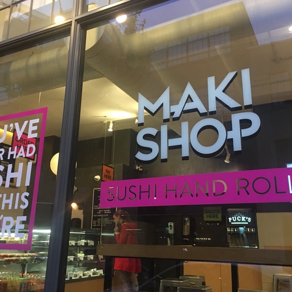 Foto tirada no(a) Maki Shop por Armie em 9/28/2016