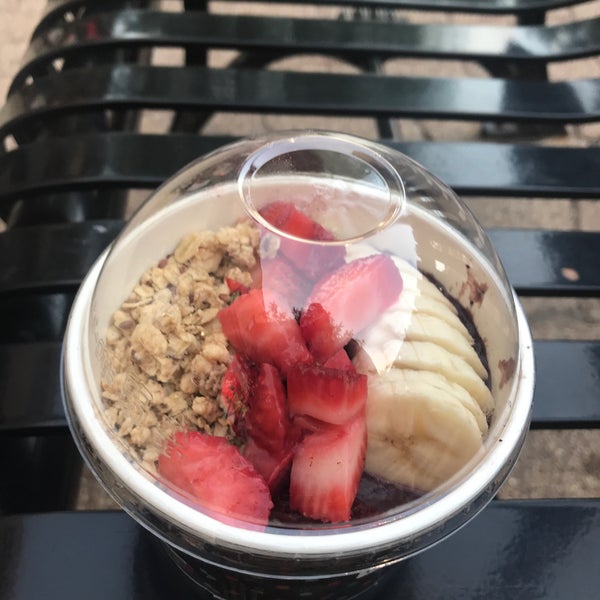 Red Mango Frozen Yogurt Shop in Naperville