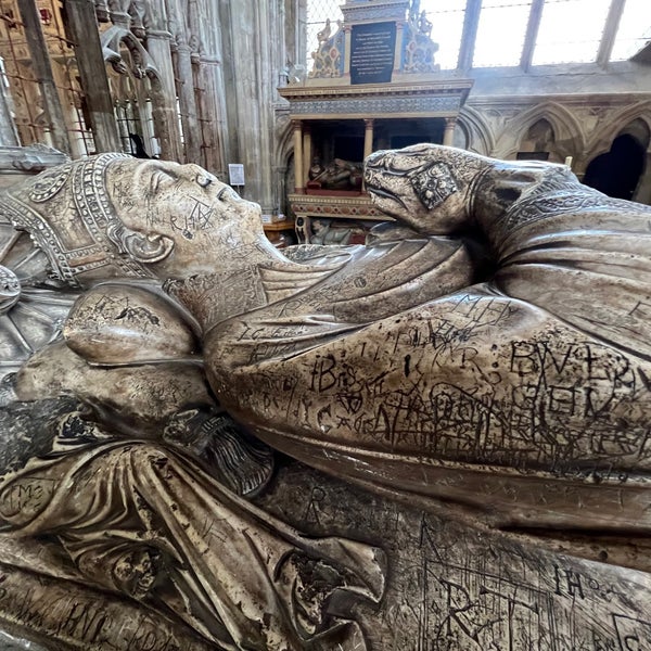 รูปภาพถ่ายที่ Exeter Cathedral โดย Kim A. เมื่อ 7/3/2023