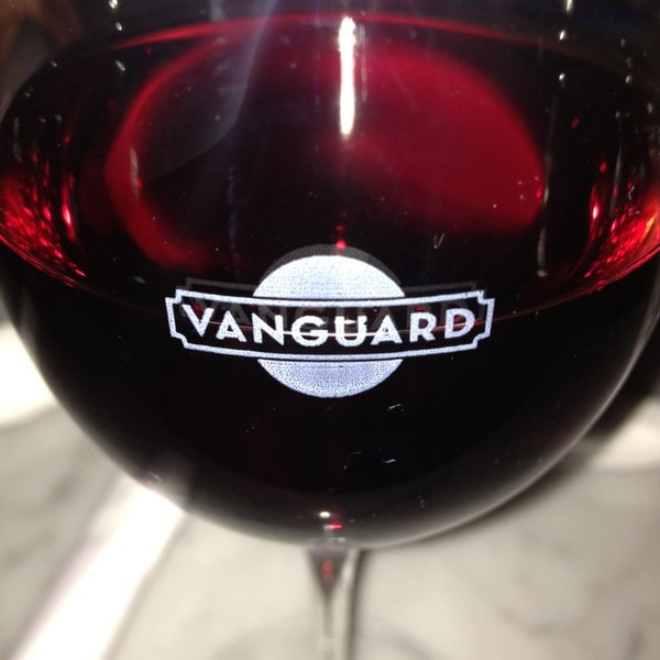 2/7/2013にJenna T.がVanguard Wine Barで撮った写真