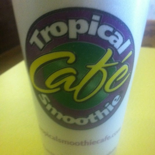 Photo taken at Tropical Smoothie Café by Charles M. on 11/10/2012