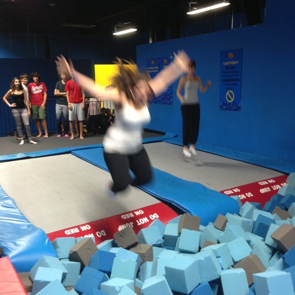 8/13/2013에 Maria G.님이 Bounce Trampoline Sports에서 찍은 사진