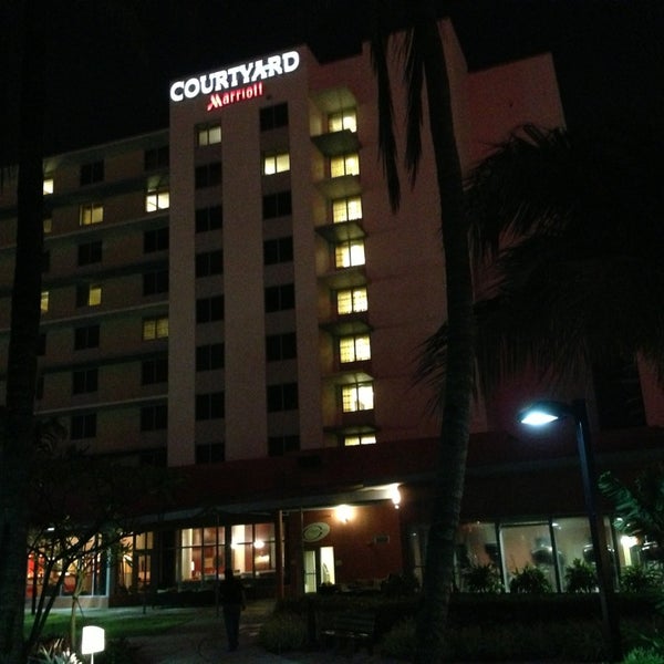 Photo taken at Courtyard by Marriott Miami Airport by Rafael A. on 3/23/2013