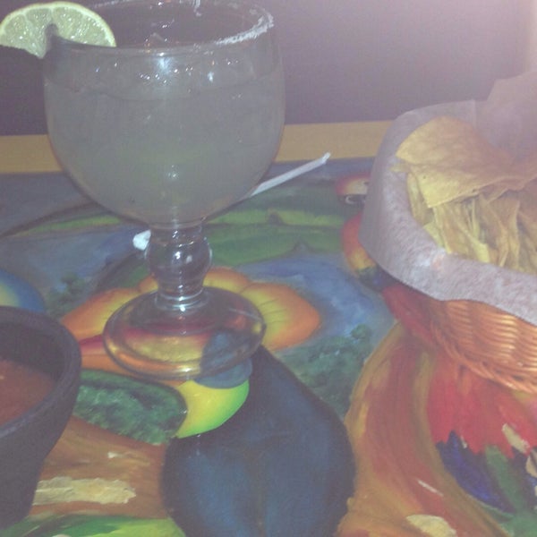 Снимок сделан в Rio Grande Mexican Bar &amp; Grill пользователем Skip M. 10/1/2015