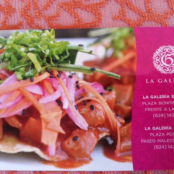 รูปภาพถ่ายที่ La Galería Los Cabos โดย Juan G. เมื่อ 6/20/2014