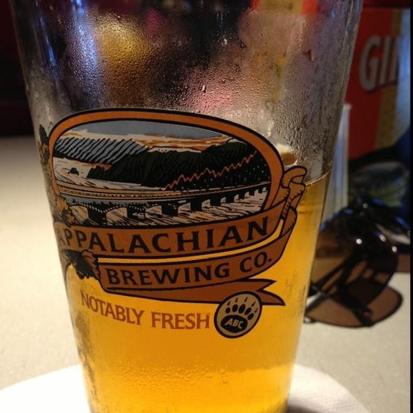 Foto scattata a Appalachian Brewing Company da Let&#39;s Go F. il 8/9/2013
