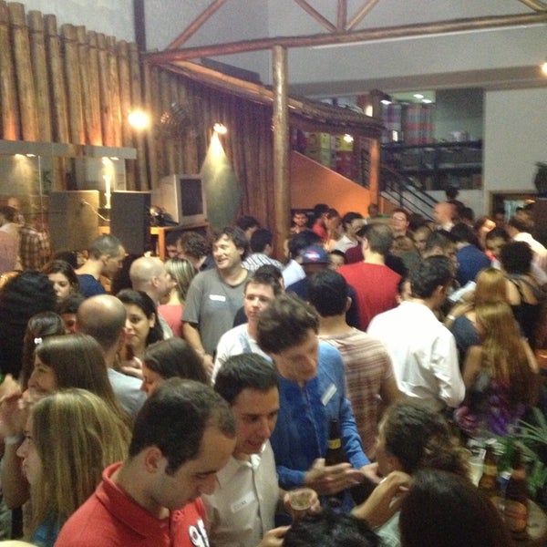 รูปภาพถ่ายที่ Açaí Beach Bar โดย Leonel B. เมื่อ 3/13/2013