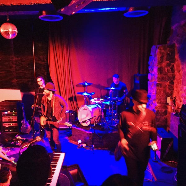 The Lowbrow Palace Müzik Mekanı