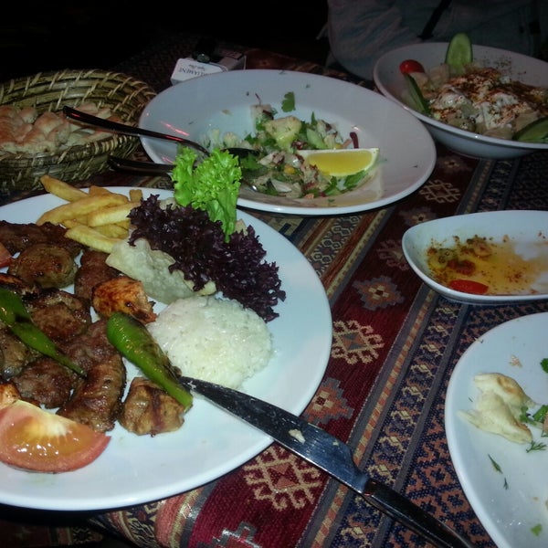 Foto tirada no(a) Bella Mira Ottoman Cuisine por Пояркова Ю. em 11/27/2014
