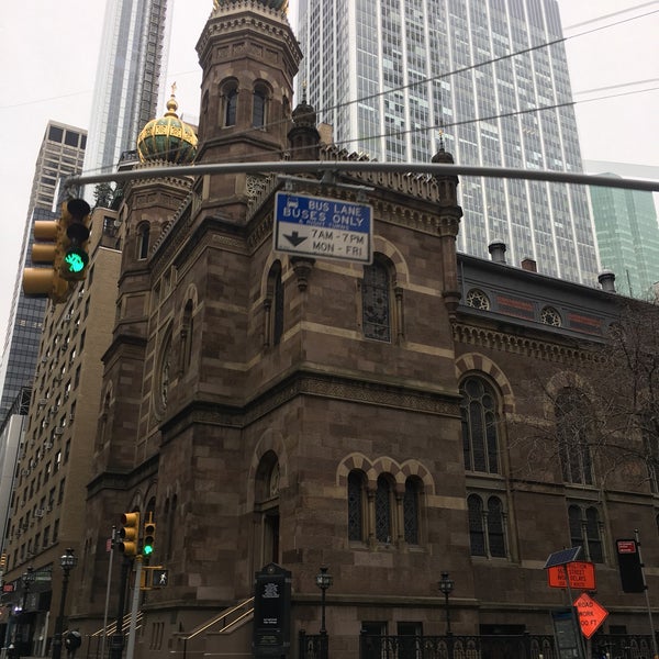 Photo taken at Central Synagogue by Angel L. on 2/4/2018