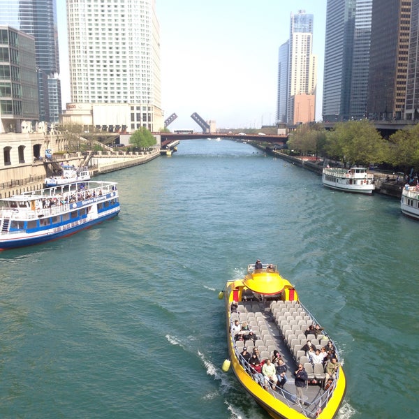 Foto tirada no(a) Chicago Line Cruises por Steven F. em 5/7/2015