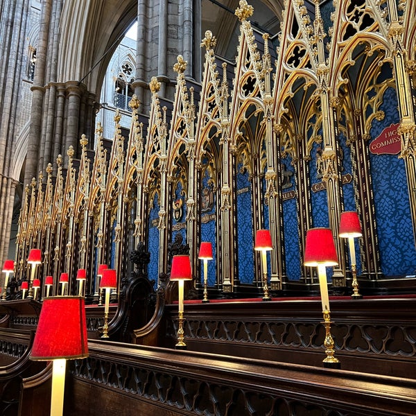 Foto diambil di Westminster Abbey oleh KC S. pada 4/17/2024