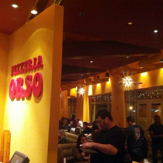 1/27/2013 tarihinde Matt B.ziyaretçi tarafından Pizzeria Orso'de çekilen fotoğraf