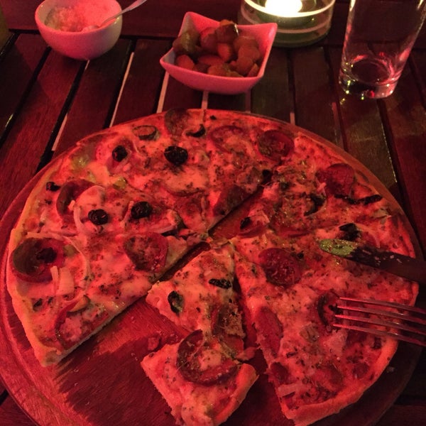 6/15/2017 tarihinde Savas A.ziyaretçi tarafından Pizza Napoli'de çekilen fotoğraf