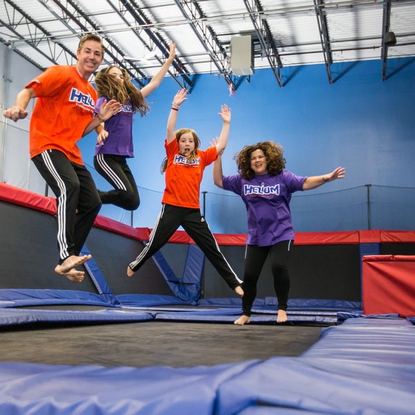 รูปภาพถ่ายที่ Helium Trampoline &amp; Indoor Adventure Park โดย Helium Trampoline &amp; Indoor Adventure Park เมื่อ 7/29/2013