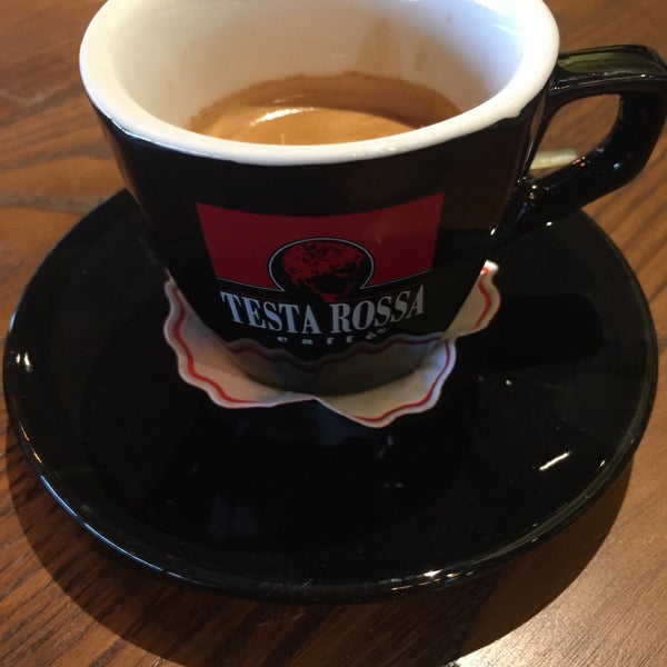 Foto tirada no(a) Testa Rossa Caffé por Celal A. em 1/8/2017